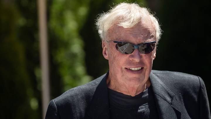Nike co-founder Phil Knight breaks record with $3 million donation to Oregon Republican PAC