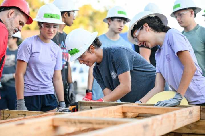 20 places to volunteer at around the ...