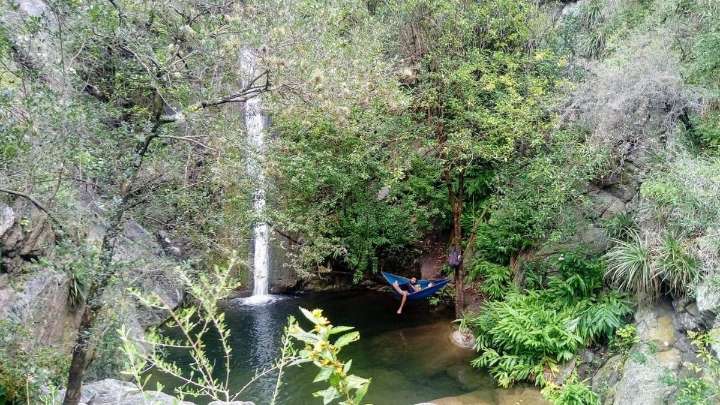 Escapada a una cascada escondida en Córdoba que todos quieren conocer este verano