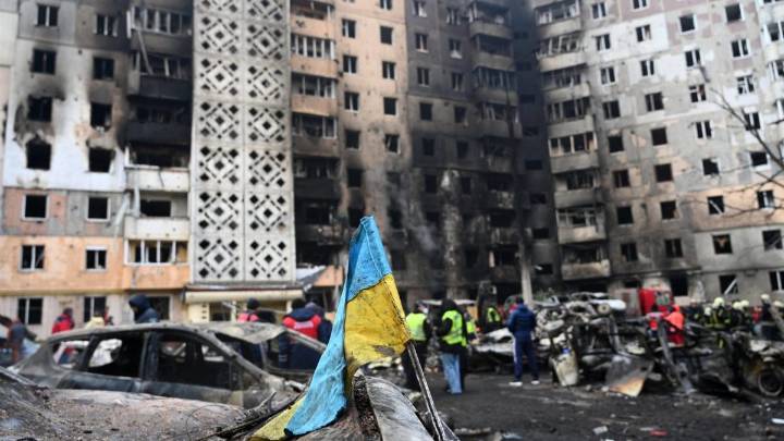 Surrender territory and cut military, drafted Ukraine plan proposes