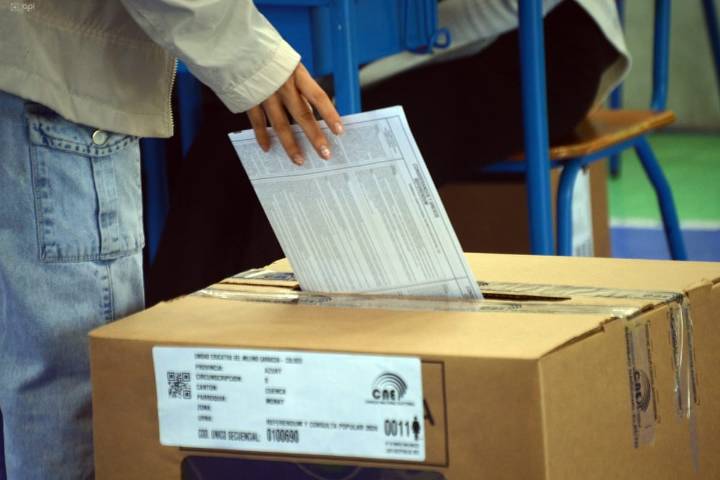 Ecuador: Daniel Noboa reconoce su derrota en el referéndum y consulta popular