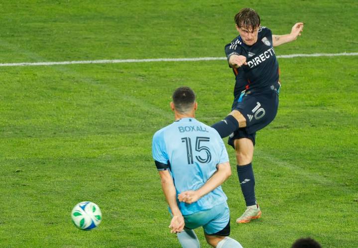 Anders Dreyer ignites Snapdragon Stadium with goal as SDFC advances in playoffs