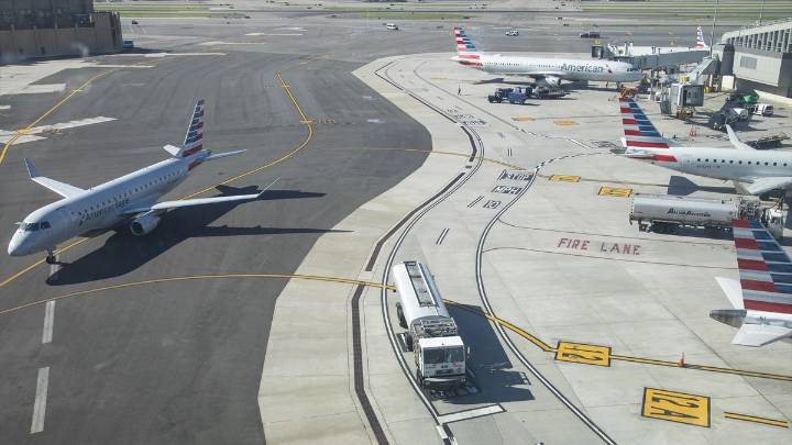 Dos aviones chocan en pista en Nueva York ante la escasez de controladores por el cierre del Gobierno de EEUU