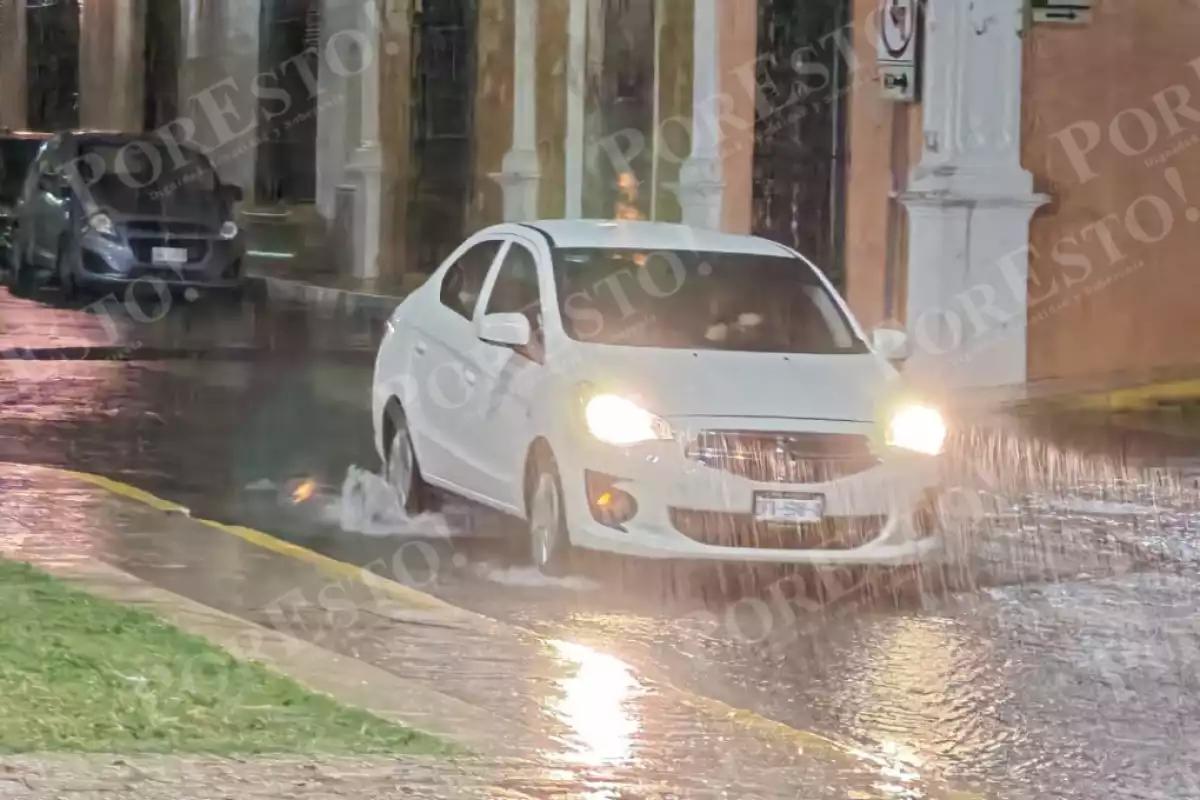 Onda Tropical 40 pone en alerta a ocho municipios de Campeche por lluvias fuertes