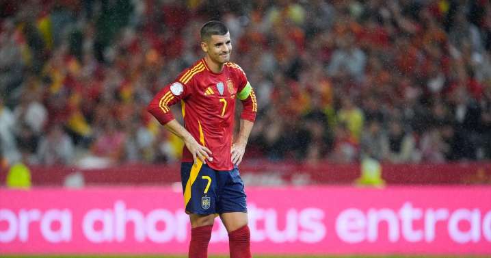 El bonito gesto de capitán de Morata con Ferran Torres