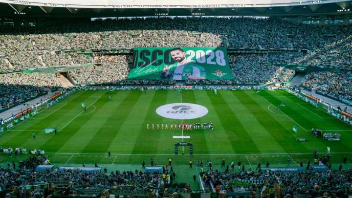 La gran sorpresa del Betis: anuncia la renovación de Isco... ¡con una pancarta gigante en La Cartuja!