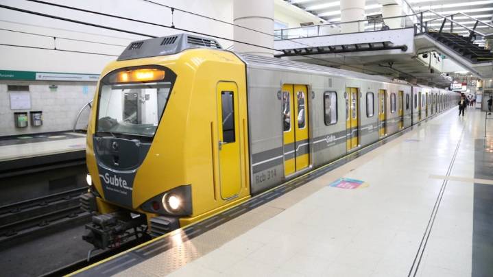 La línea D de subte extenderá su horario este domingo por el show de Oasis