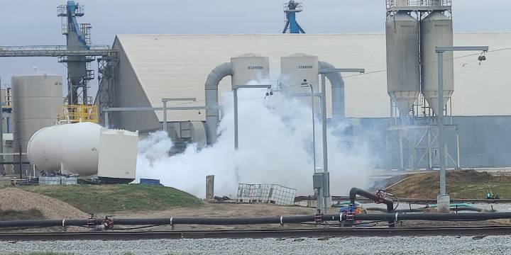 Anhydrous leak working to be contained in southeast Hastings