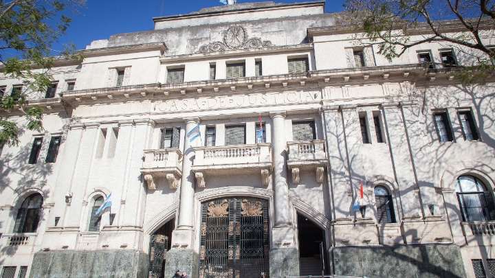 Caso del médico denunciado por abuso: solo lo imputaron por incumplir una orden judicial