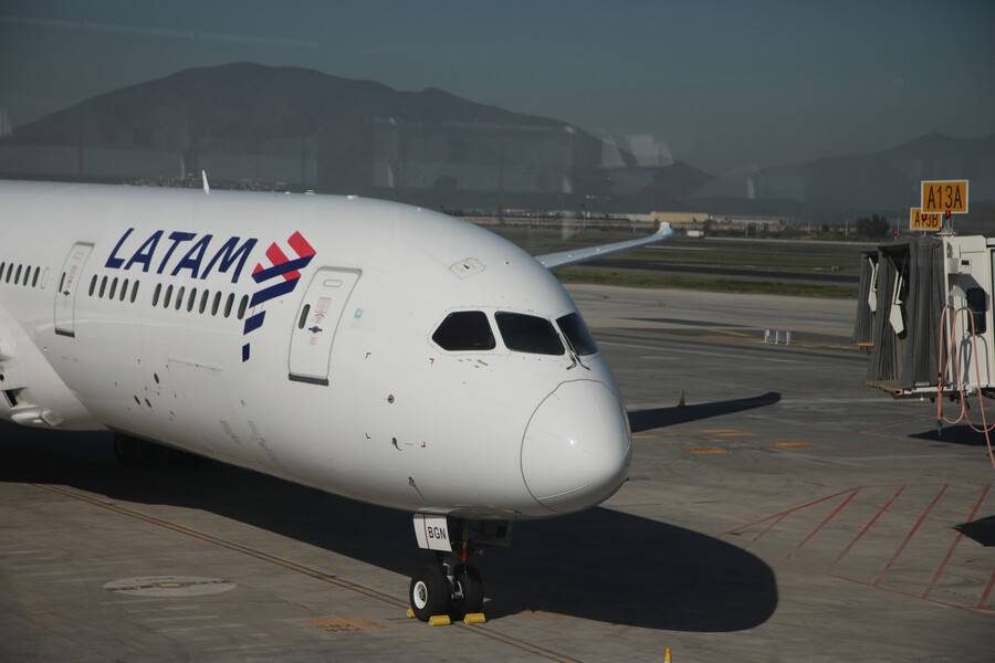 Comenzó huelga de pilotos de Latam: se cancelaron algunos vuelos programados