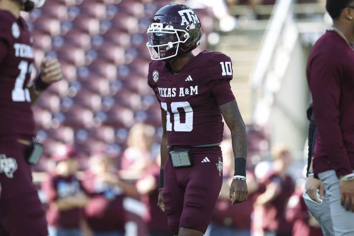 Deadspin | Unbeaten Texas A&M (10-0) draws Samford for first of two games in six days
