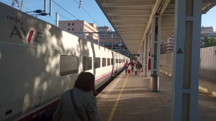 La comisión técnica acuerda impulsar un "tren de proximidad" y fijar prioridades para mejorar la conexión Huesca