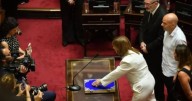 Juraron los 23 senadores electos y postergan el debate por la impugnación de una legisladora libertaria