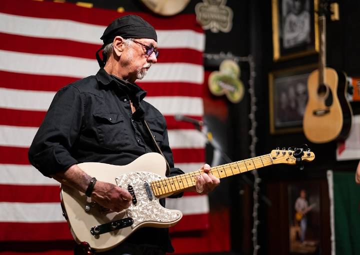 LIVE MUSIC IN ARKANSAS: Gene Reid marks birthday with Hibernia Tavern bash