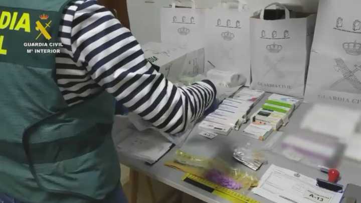 Golpe contra a venda ilegal de medicamentos por internet con 22 detidos en varias cidades, entre elas A Coruña