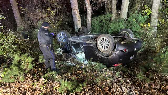 2 injured in Halifax, Mass., rollover crash
