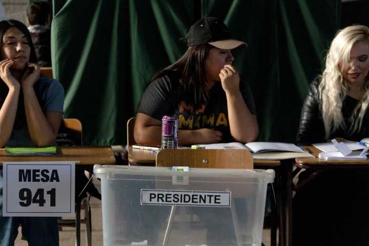 En Chile más de 15 millones de ciudadanos votarán en las elecciones presidenciales y...