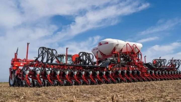 Cayó la venta de sembradoras, tractores y cosechadoras, según el Indec