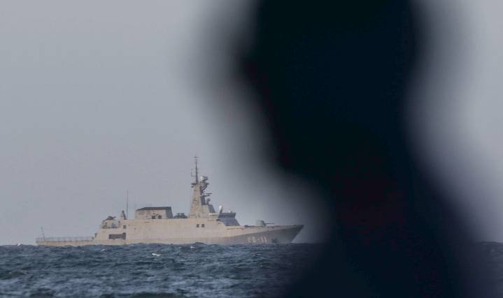 Venezuela Mobilizes Military in Response to Approaching US Aircraft Carrier