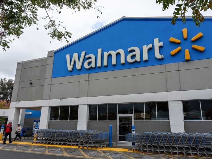 ¿Walmart está abierto hoy en California por el Thanksgiving Day 2025?