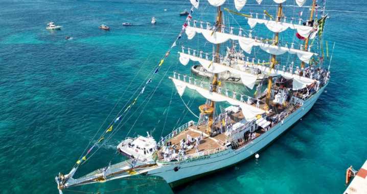 Buque Escuela ‘Cuauhtémoc’ zarpa de Veracruz rumbo a Acapulco tras conmemorar 200 años de Independencia en el Mar