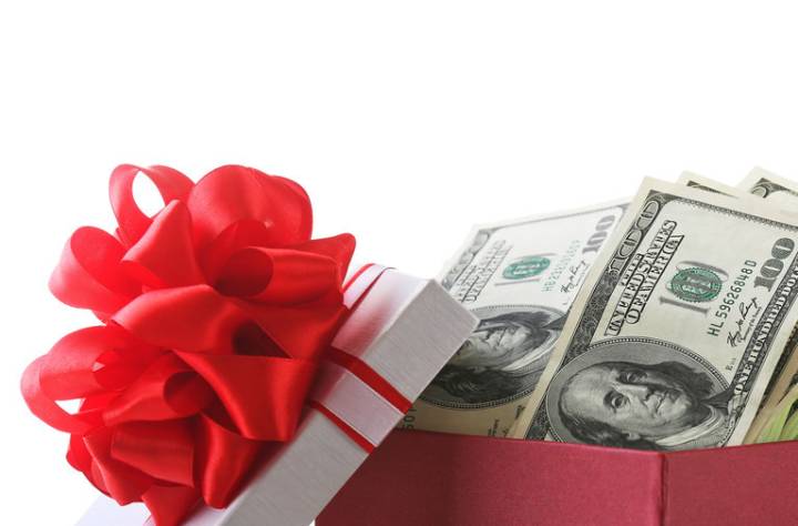 Davis Polk, Baker Botts Match Associate Bonus Market Scales