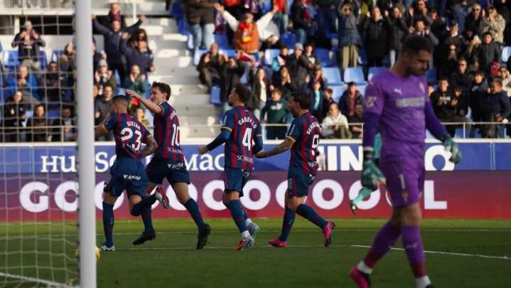 El Huesca de Bolo despeja las dudas y sale del descenso (2
