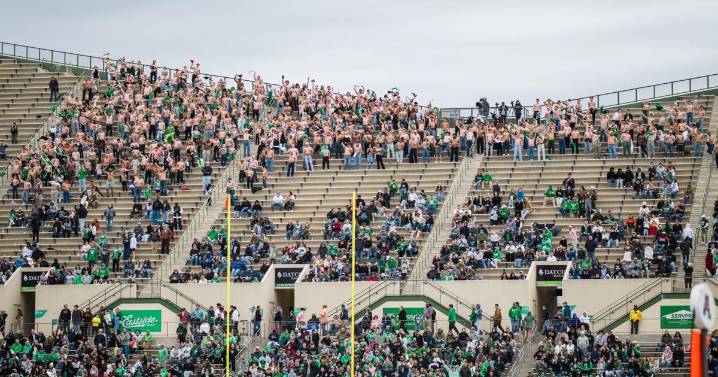 Drew Mestemaker leads No. 21 North Texas over Temple 52-25 for spot in American Athletic Conference title game