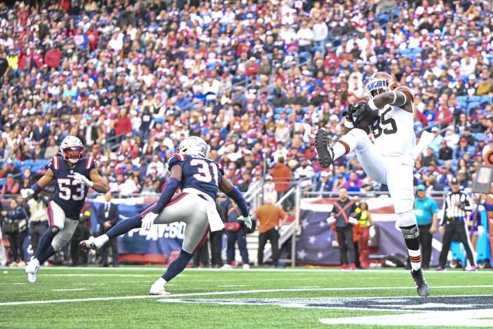 Packers, Browns Could Agree to Season-Saving Trade After Tucker Kraft Injury