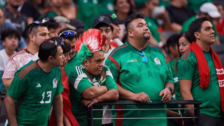 Molestia y desconexión: así vive la afición mexicana el futbol