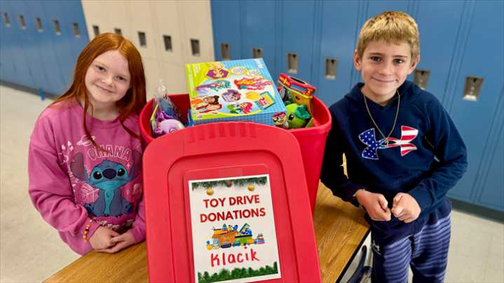 Leetonia students collecting new toys for less fortunate