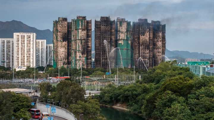 El peor incendio en décadas en Hong Kong deja 128 muertos y revela fallas graves en alarmas y seguridad: 8 personas ya fueron capturadas