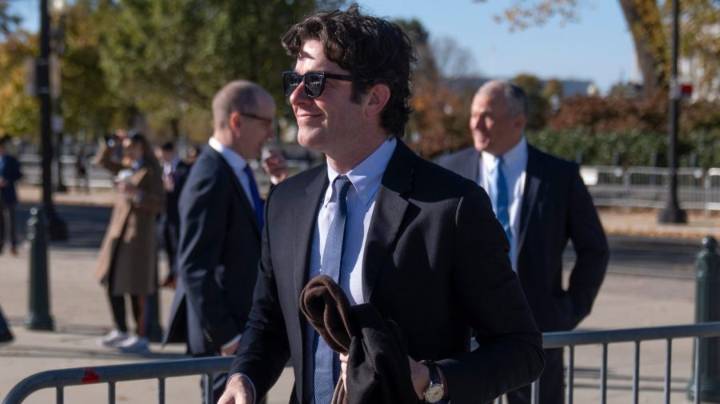 Why did John Mulaney attend Supreme Court tariffs hearing?