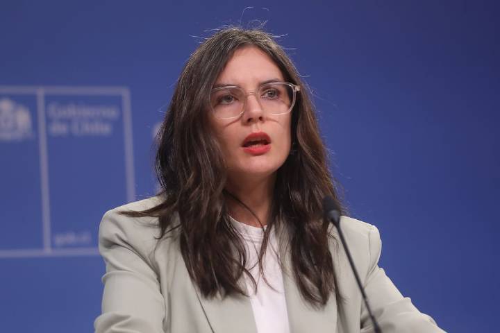 Camila Vallejo emplaza a la oposición por no cumplir la urgencia en proyecto de eutanasia en el Senado: “Los plazos no se están respetando”