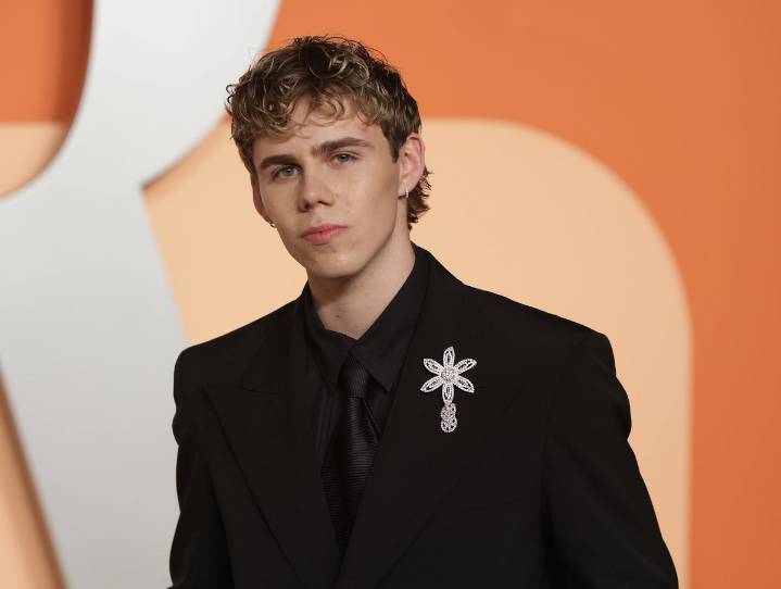 Who Is Halftime Performer at the Falcons vs Colts Berlin Game? All About The Kid LAROI’s Career, Net Worth, and More Here’s everything to know about The Kid LAROI’s big moment at the 2025 NFL Berlin G