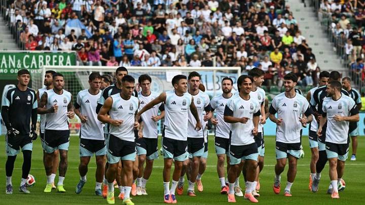 Elche se vuelca con la Argentina de Messi