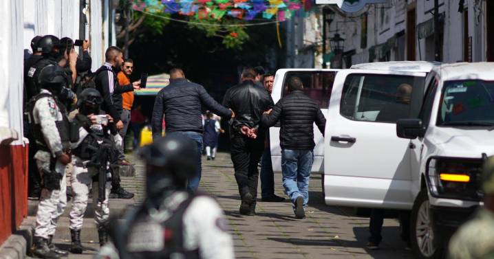 Authorities arrest 7 bodyguards in connection with a Mexican mayor's assassination