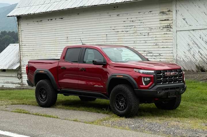 2025 GMC Canyon is the king of mid