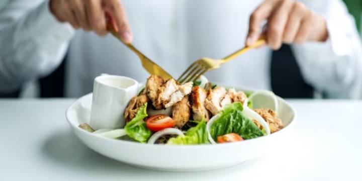 Dieta y ejercicio: la dupla que más ayuda a frenar la grasa dañina, según un estudio de la Universidad de Cambridge