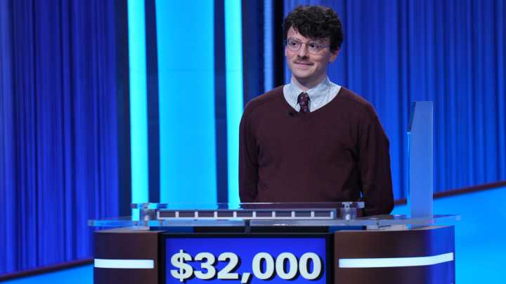 Indiana 'Jeopardy!' champ Harrison Whitaker breaks season 42 record