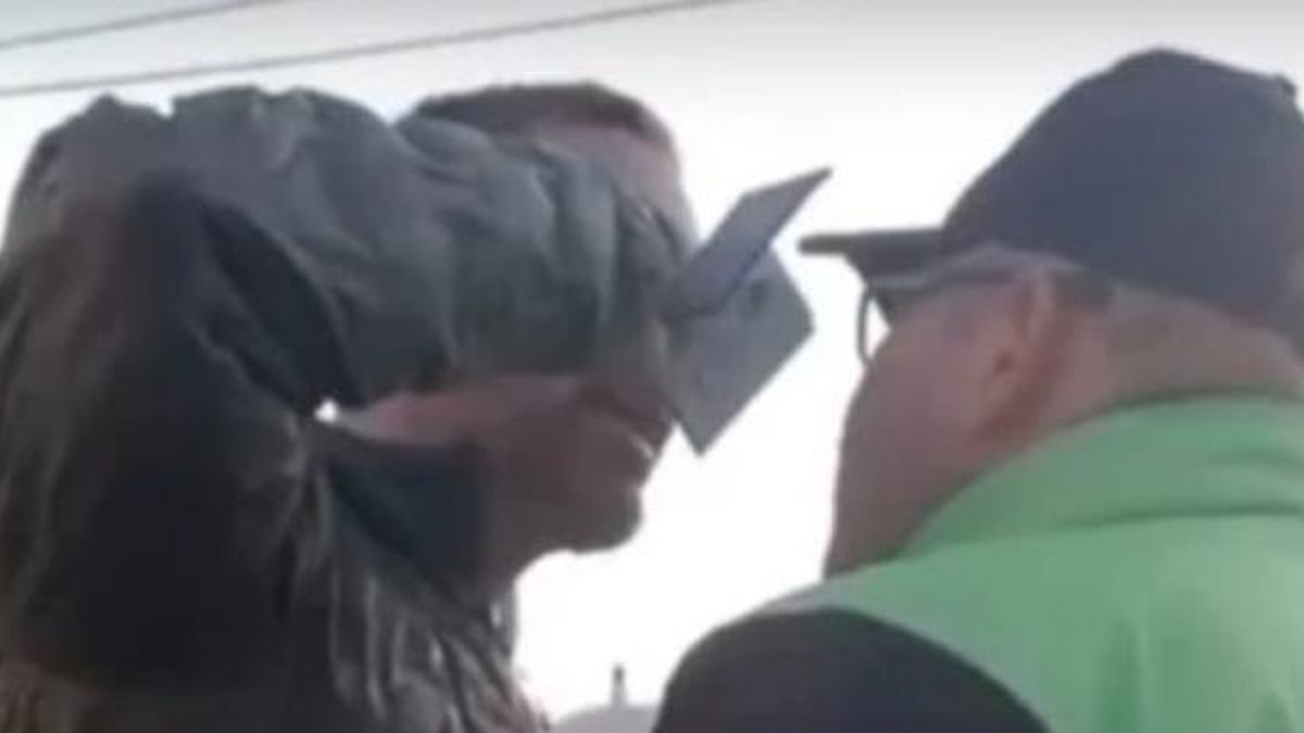 Video: un funcionario judicial se negó a hacer un test de alcoholemia e increpó a un agente