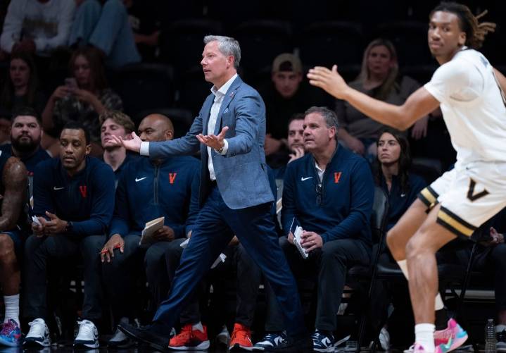 Deadspin | New-look Virginia offense roars past Marshall 104-78