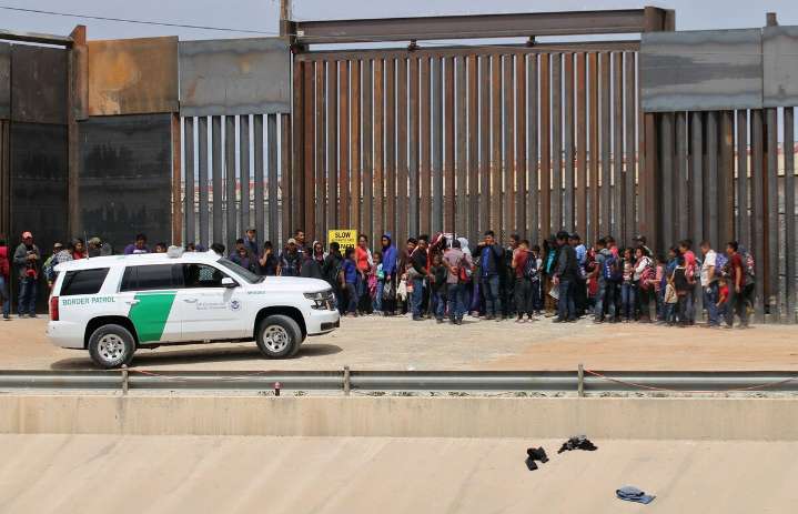 Redadas en Charlotte dejan más de cien migrantes detenidos