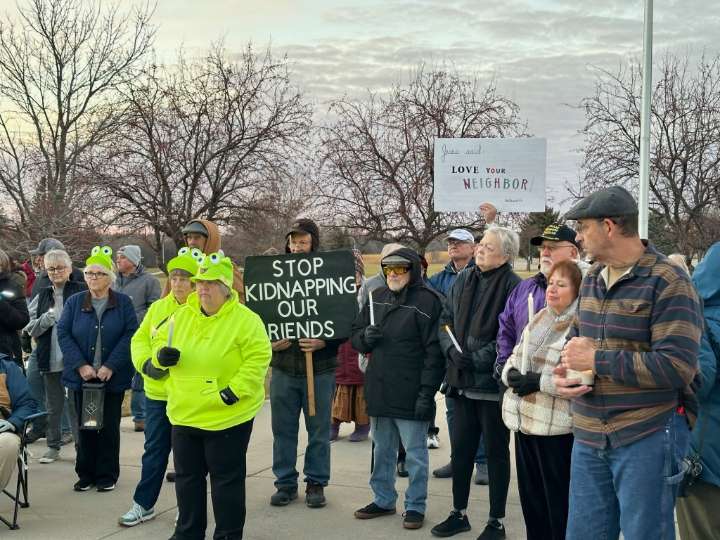 Supporters call out ‘We are here’ to ICE detainees in Kandiyohi County jail