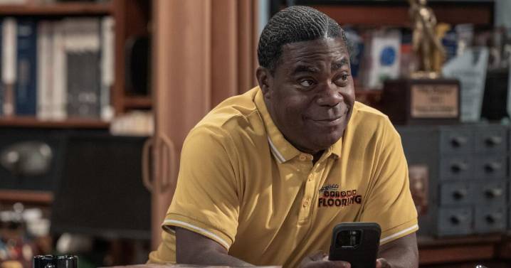 Review: 'Crutch,' Tracy Morgan's feel-good comedy series, has a strong cast that lifts familial jokes