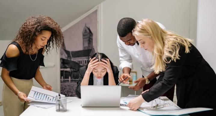 Management: cómo desactivar seis comportamientos defensivos en el trabajo