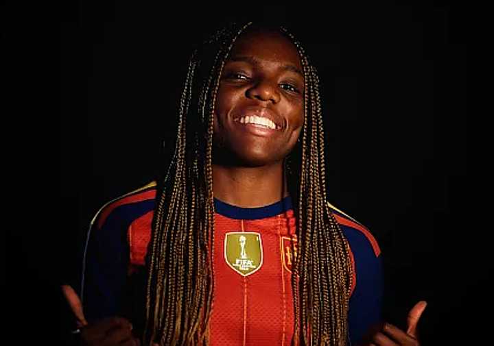 España busca dar primero en Alemania con la realista Edna Imade