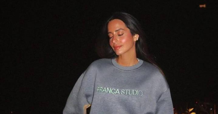 Olvida los jerséis elegantes, esta sudadera con detalles joya de Lefties es lo que necesitas para un look elegante y calentito