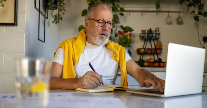 DWP £25 payments warning to check your bank statement for six