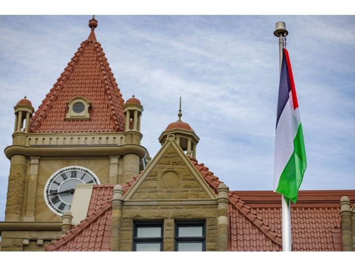 Calgary council rejects international flag-raising ban at city hall